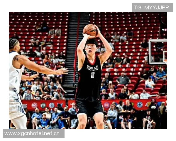 三球首节表现平平全场仅得20分个人秀难掩效率低下的尴尬 三球首节表现平平全场仅得20分个人秀难掩效率低下的尴尬