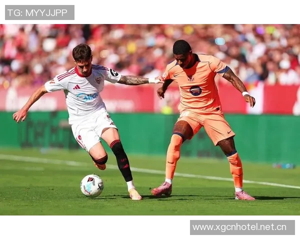 老友重聚感人瞬间佩尼亚福特赛后与巴萨昔日队友深情拥抱 老友重聚感人瞬间佩尼亚福特赛后与巴萨昔日队友深情拥抱