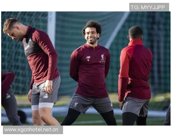 萨拉赫健身房训练照曝光腹肌线条引发粉丝热议与赞叹 萨拉赫健身房训练照曝光腹肌线条引发粉丝热议与赞叹