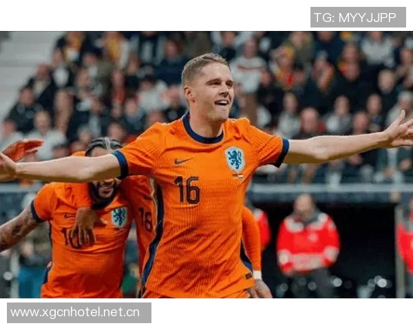 德容在荷兰队训练营透露将于10月15日续约的消息